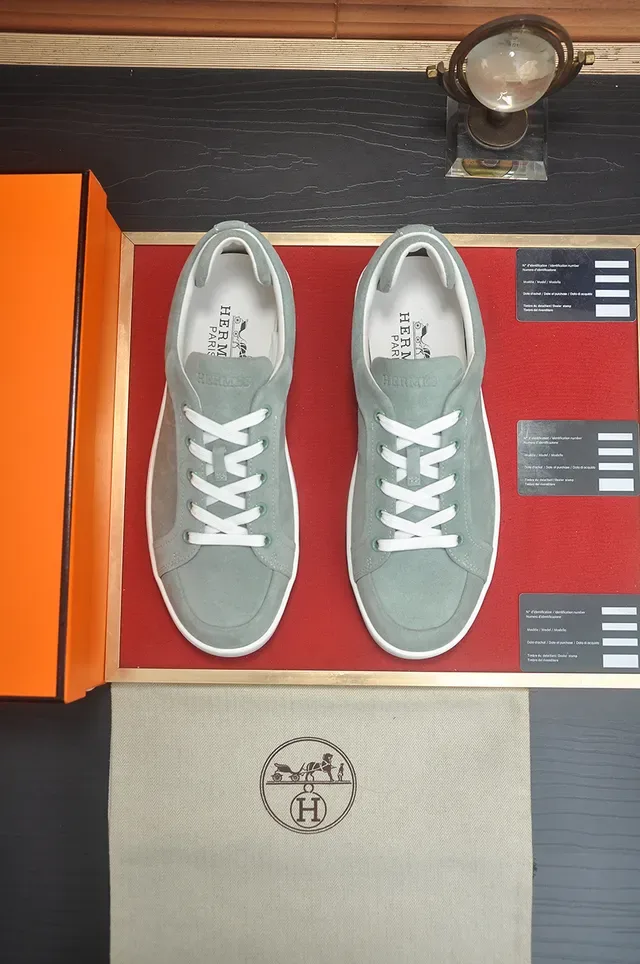 Hermès Vert Blanc Daim Upper Low-Top Lifestyle Sneakers 5