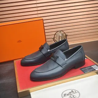 Hermès H-Buckle Mocasín cuero pebbled gris oscuro