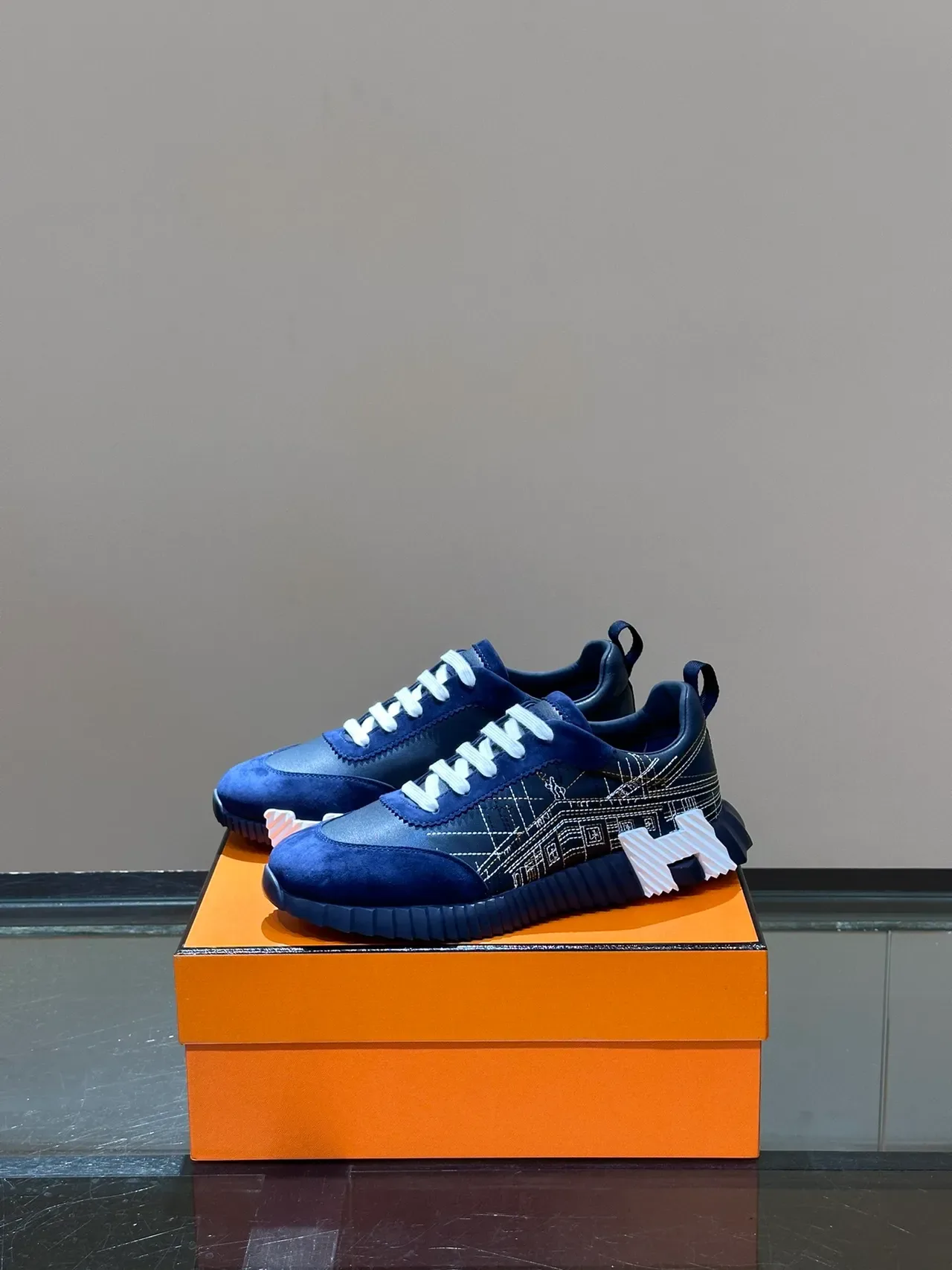 Hermès Navy White Suede And Leather Upper Architectural Embroidery Lifestyle Sneakers 5