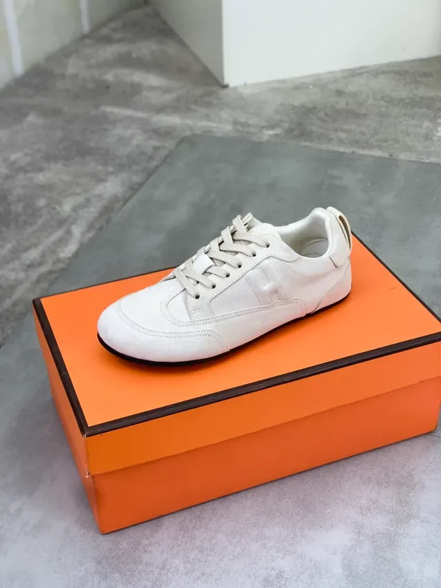 Hermès Off-White Suede Low-Top Lifestyle Sneaker 4