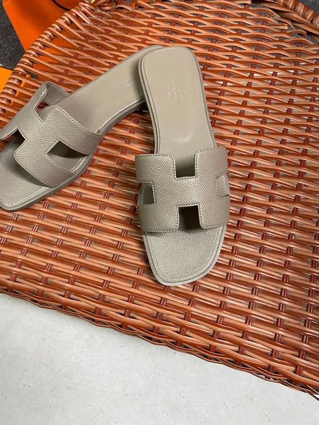 Hermès Oran Beige H-Shaped Strap Textured Leather Slippers 2