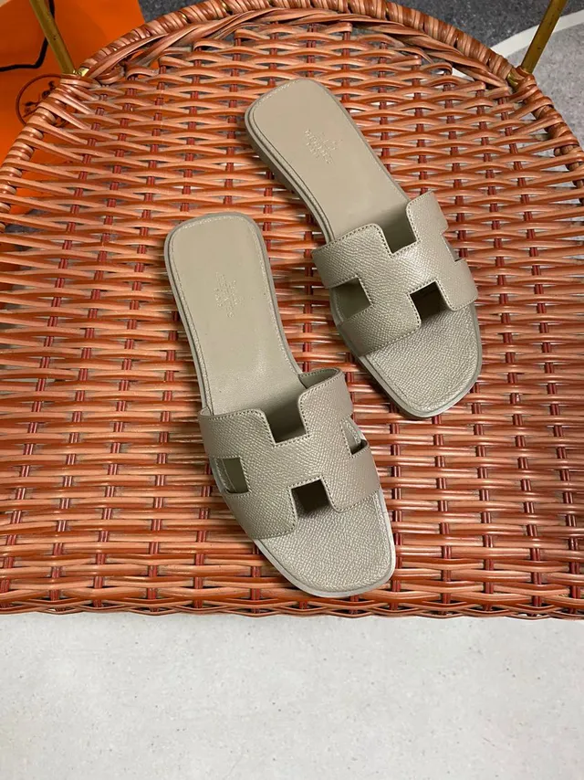 Hermès Oran Beige H-Shaped Strap Textured Leather Slippers 3
