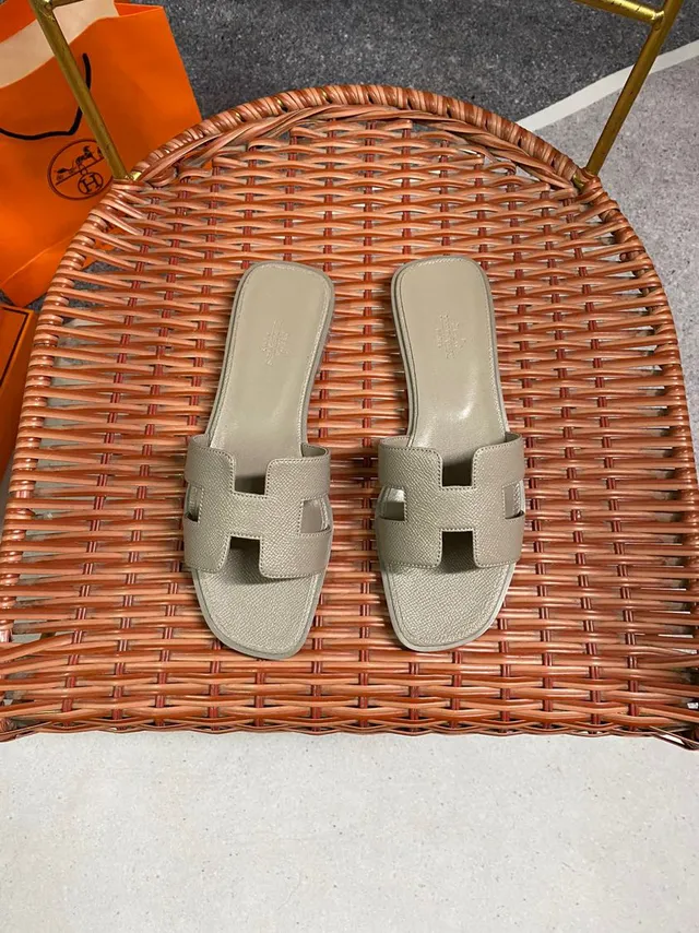 Hermès Oran Beige H-Shaped Strap Textured Leather Slippers 6