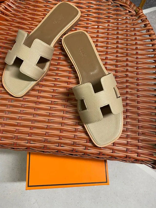 Hermès Oran Beige Pebbled Leather Flat Slippers 4