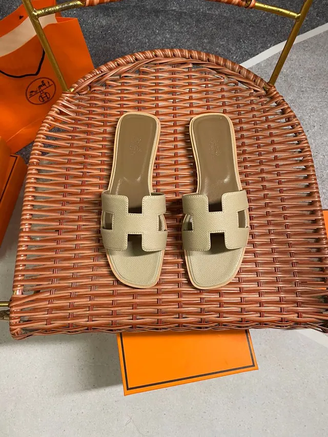 Hermès Oran Beige Pebbled Leather Flat Slippers 5