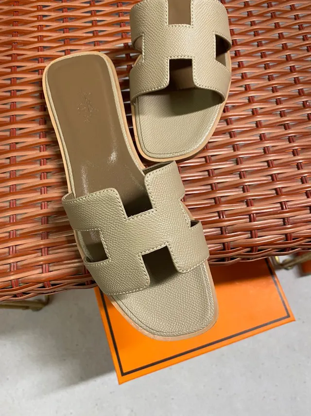 Hermès Oran Beige Pebbled Leather Flat Slippers 6