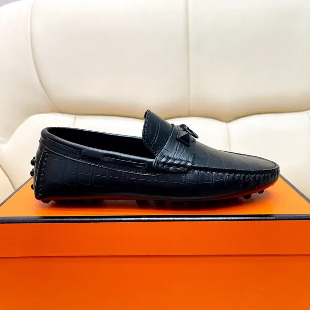 Hermès Oran Black Croc-Embossed Leather Loafers 3