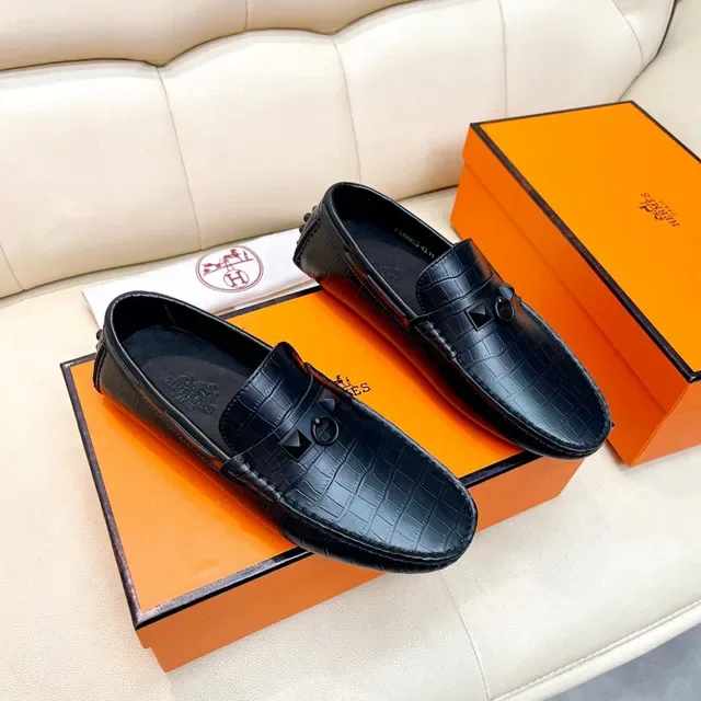 Hermès Oran Black Croc-Embossed Leather Loafers 7