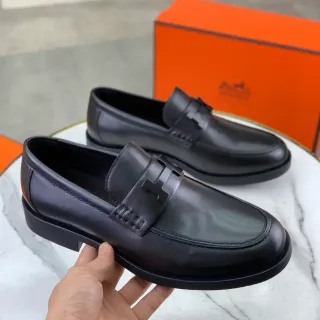 Hermès Oran Mocassins Negros de Couro com Fivela H-Buckle