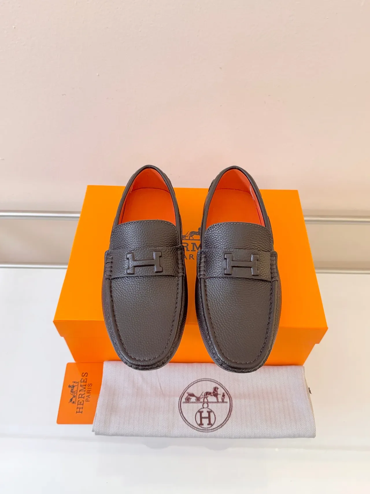 Hermès Oran Marrom Laranja Couro granulado Tira com fivela H Mocassim 6