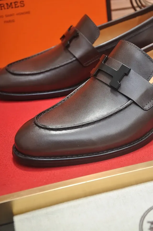 Hermès Oran Mocasins en Cuir Brun Foncé à Boucle H 2