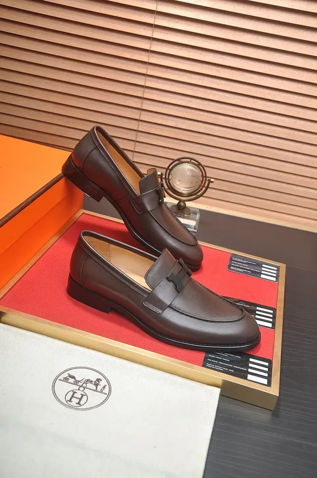 Hermès Oran Mocasins en Cuir Brun Foncé à Boucle H 4