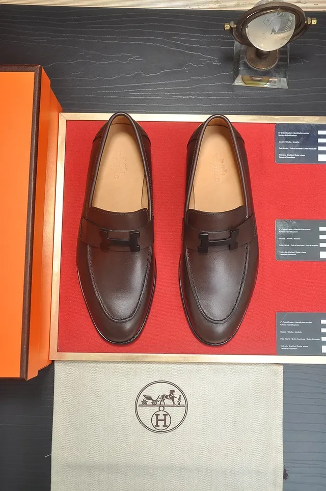 Hermès Oran Mocasins en Cuir Brun Foncé à Boucle H 5