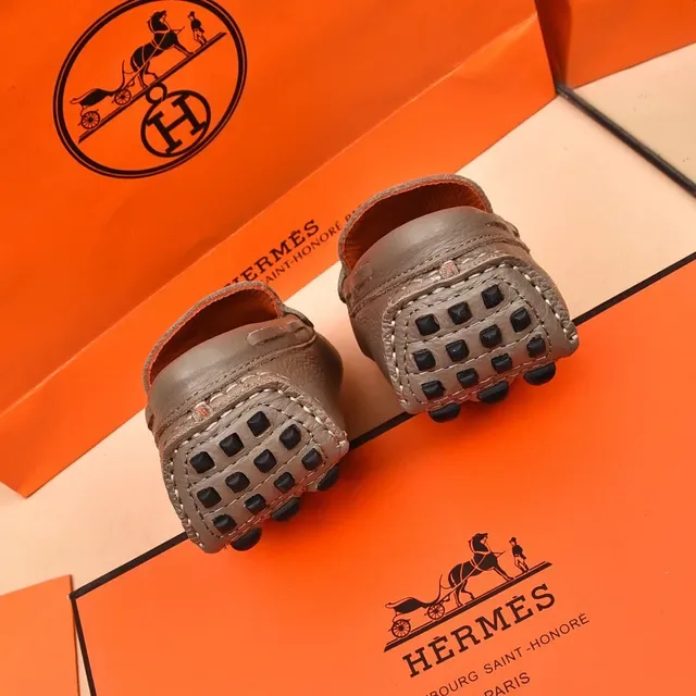 Hermès Oran Gray Pebbled Leather H-Buckle Loafers 2