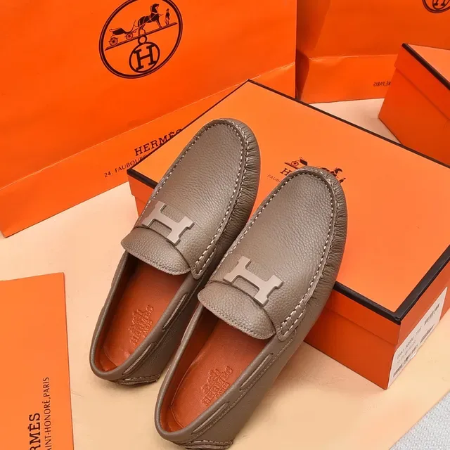 Hermès Oran Gray Pebbled Leather H-Buckle Loafers 3