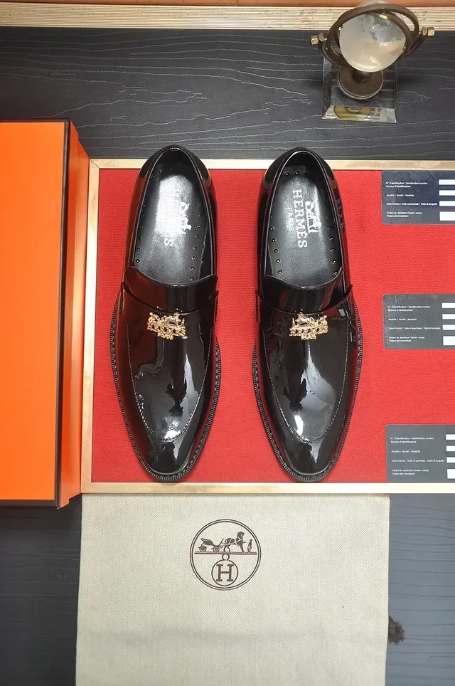 Hermès Oran Mocassins Cuir Noir Verni Boucle Dorée 5