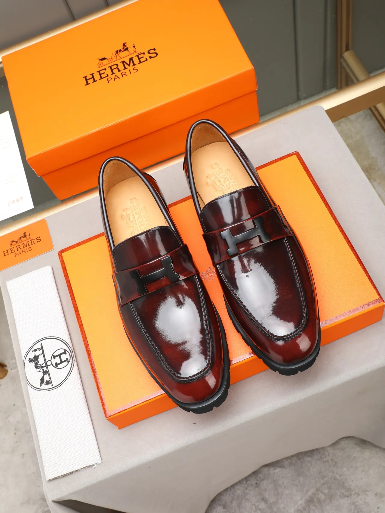 Hermès Oran Loafer Bordeaux Cuir Patenté Slip-On Loafer 2