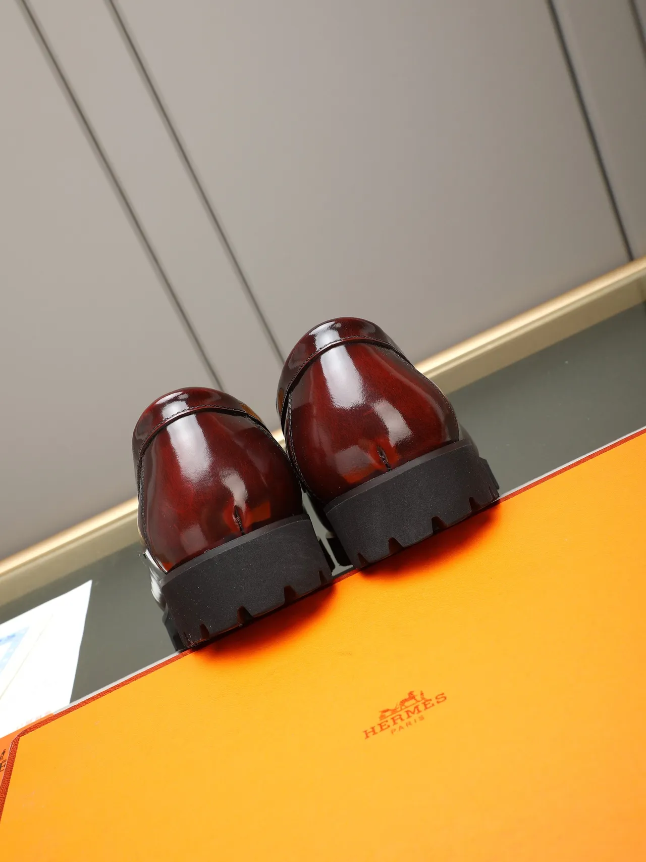 Hermès Oran Loafer Bordeaux Cuir Patenté Slip-On Loafer 3