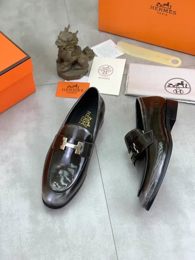 Hermès Oran Loafer Cuir Patenté Gris Brillant Boucle H Loafers 5
