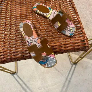 Hermès Oran Multicolor Printed Canvas and Brown Leather Slippers