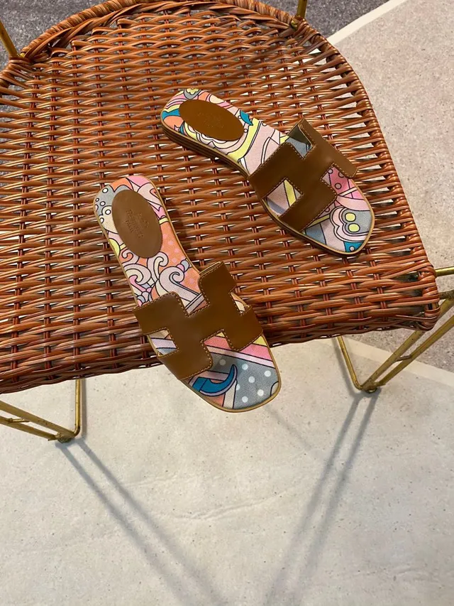 Hermès Oran Multicolor Printed Canvas and Brown Leather Slippers 1
