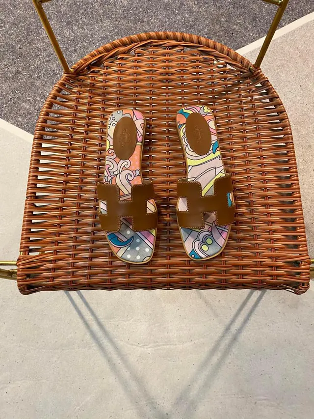Hermès Oran Multicolor Printed Canvas and Brown Leather Slippers 5