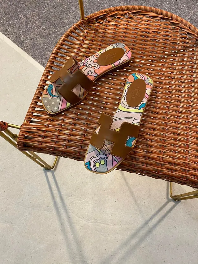 Hermès Oran Multicolor Printed Canvas and Brown Leather Slippers 6