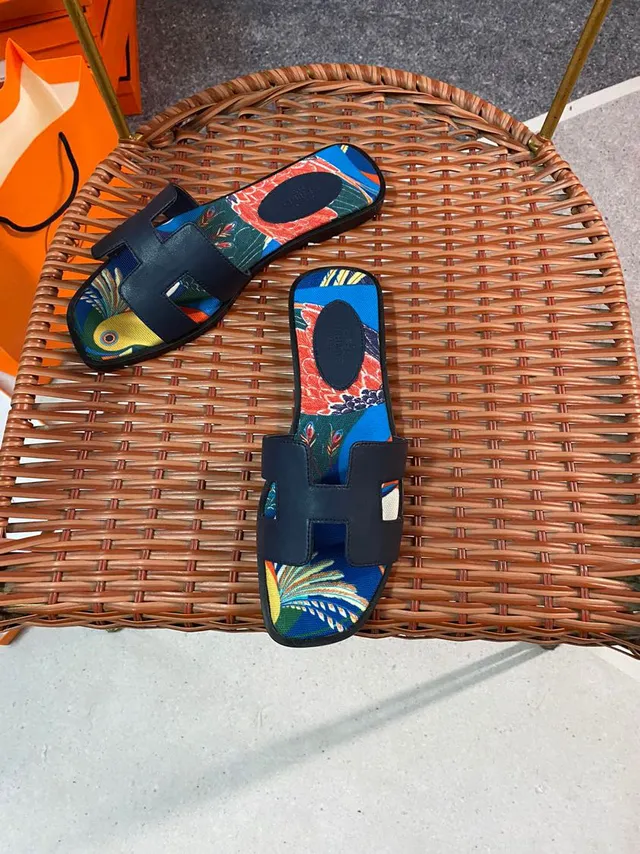 Hermès Oran Multicolor Printed Textile and Navy Leather Slippers 1