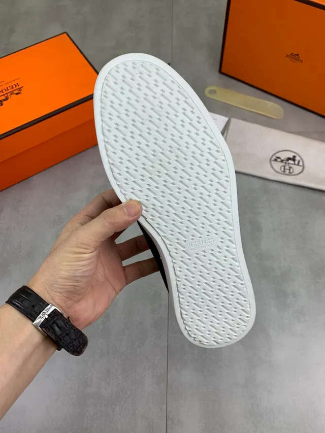 Hermès Oran Loafer daim navy blanc boucle H métallique hardware 2
