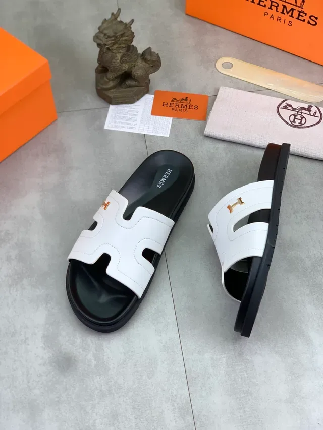 Hermès Oran Slide Black Patent Leather Slippers 4