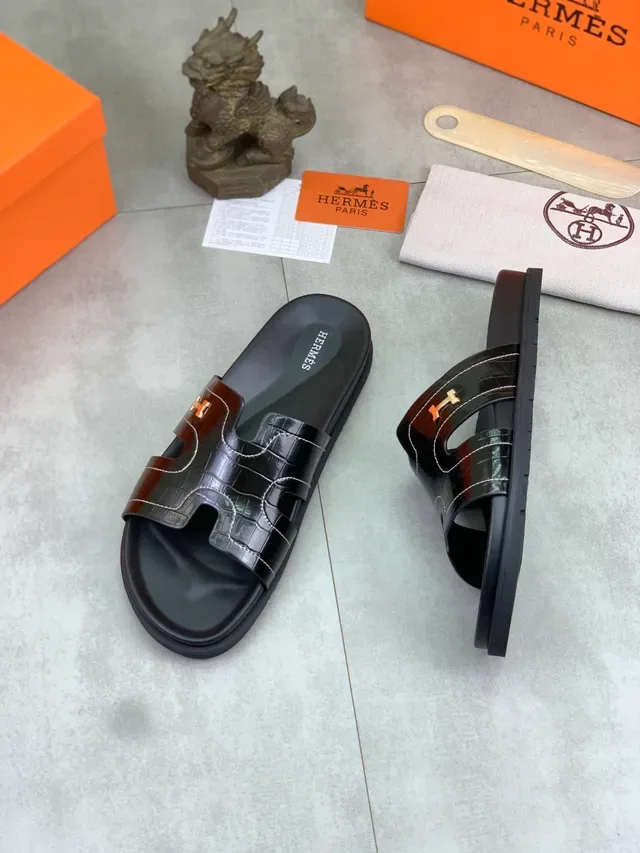 Hermès Oran Slide Black Patent Leather Slippers 12