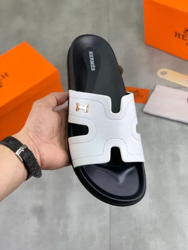 Hermès Oran Slide Black Patent Leather Slippers 15