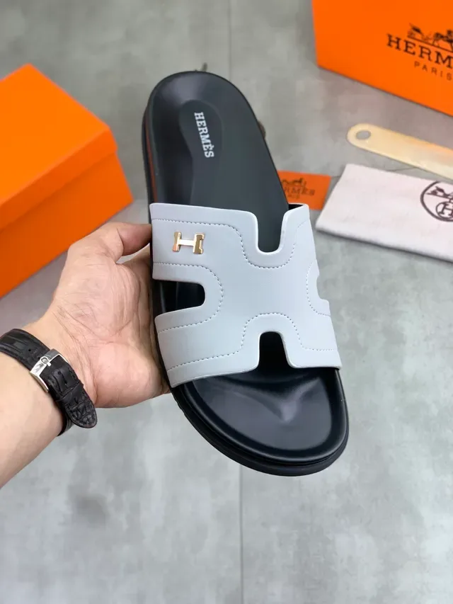 Hermès Oran Slide Black Patent Leather Slippers 21