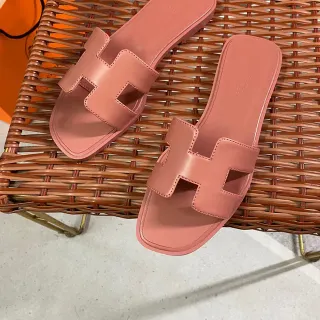 Hermès Oran Slide Dusty Pink Leather Slippers