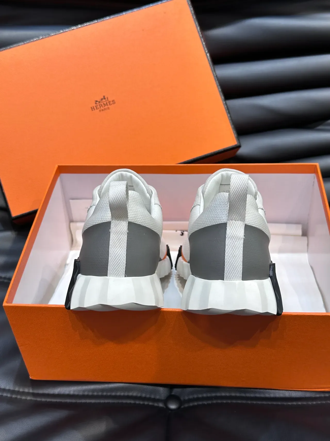 Hermès Oran Sneaker Blanc Orange Gris Noir Lifestyle Sneakers 3