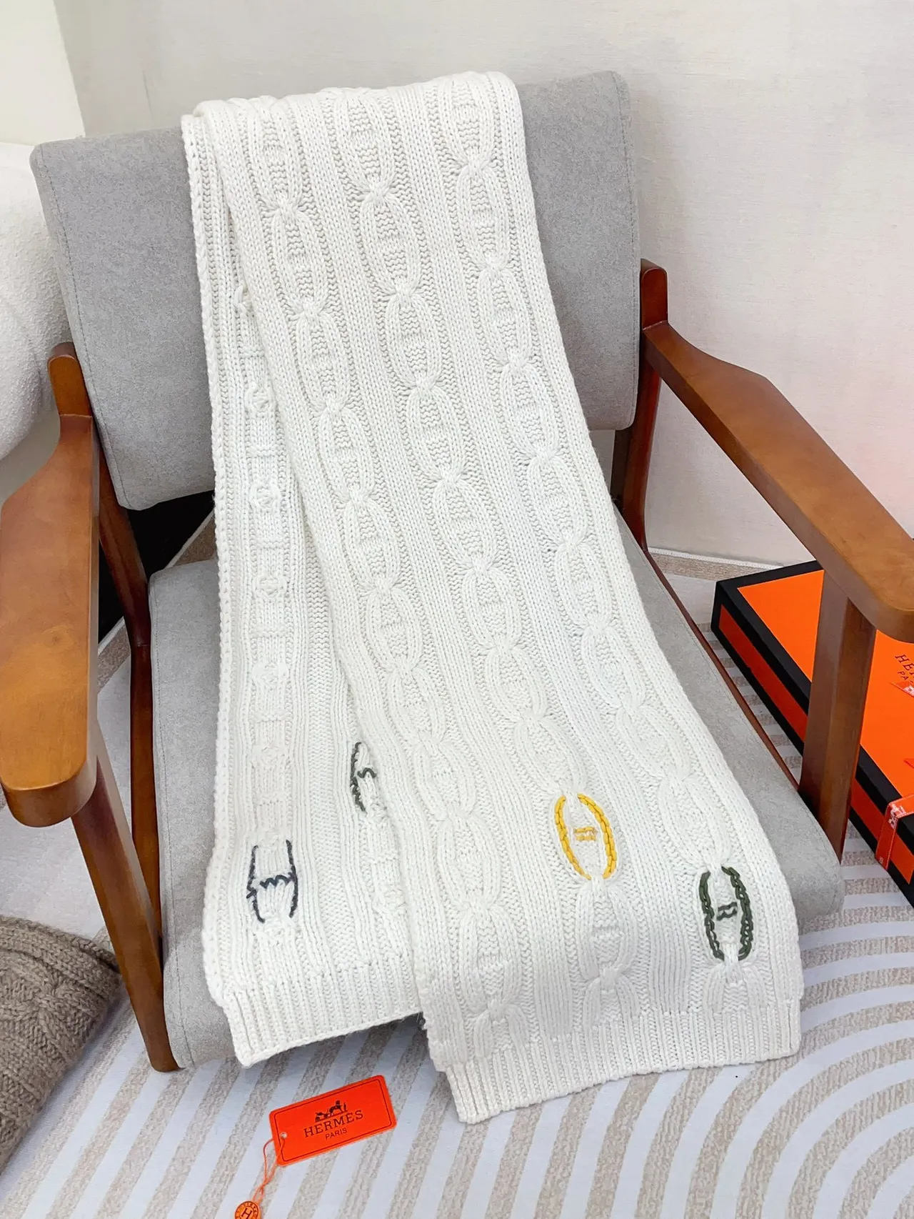 Hermès Blanc et Or Cable-Knit Brodés H-Link Motifs Écharpe en Cachemire 6