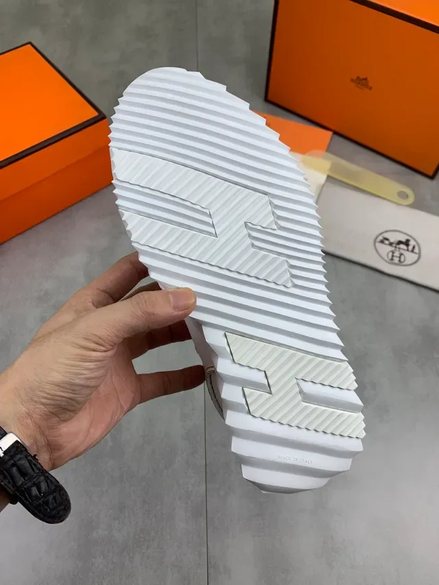 Hermès White Leather Ruffled Midsole Lifestyle Sneaker 2