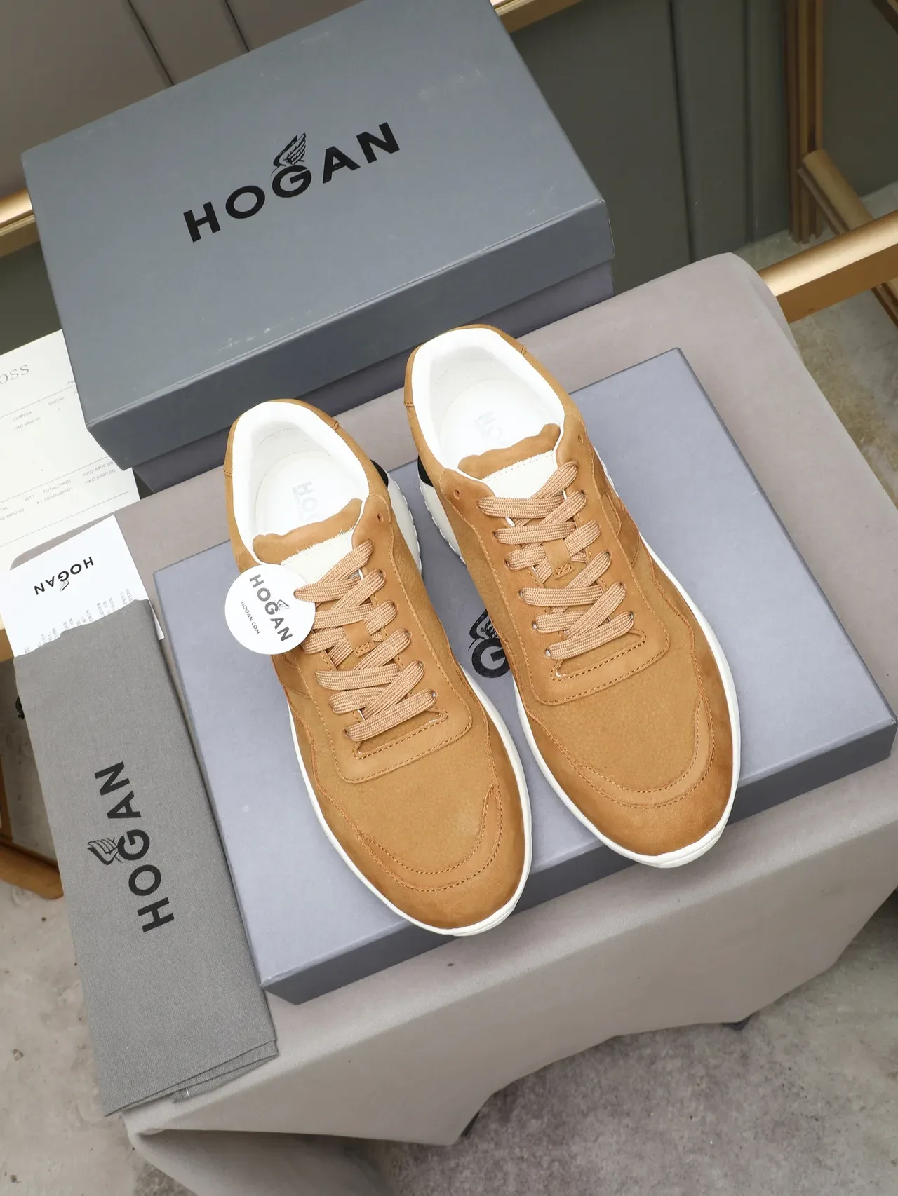 Hogan Beige Blanc Daim Haut Panneau Latéral Cosu H Sneakers Lifestyle 2
