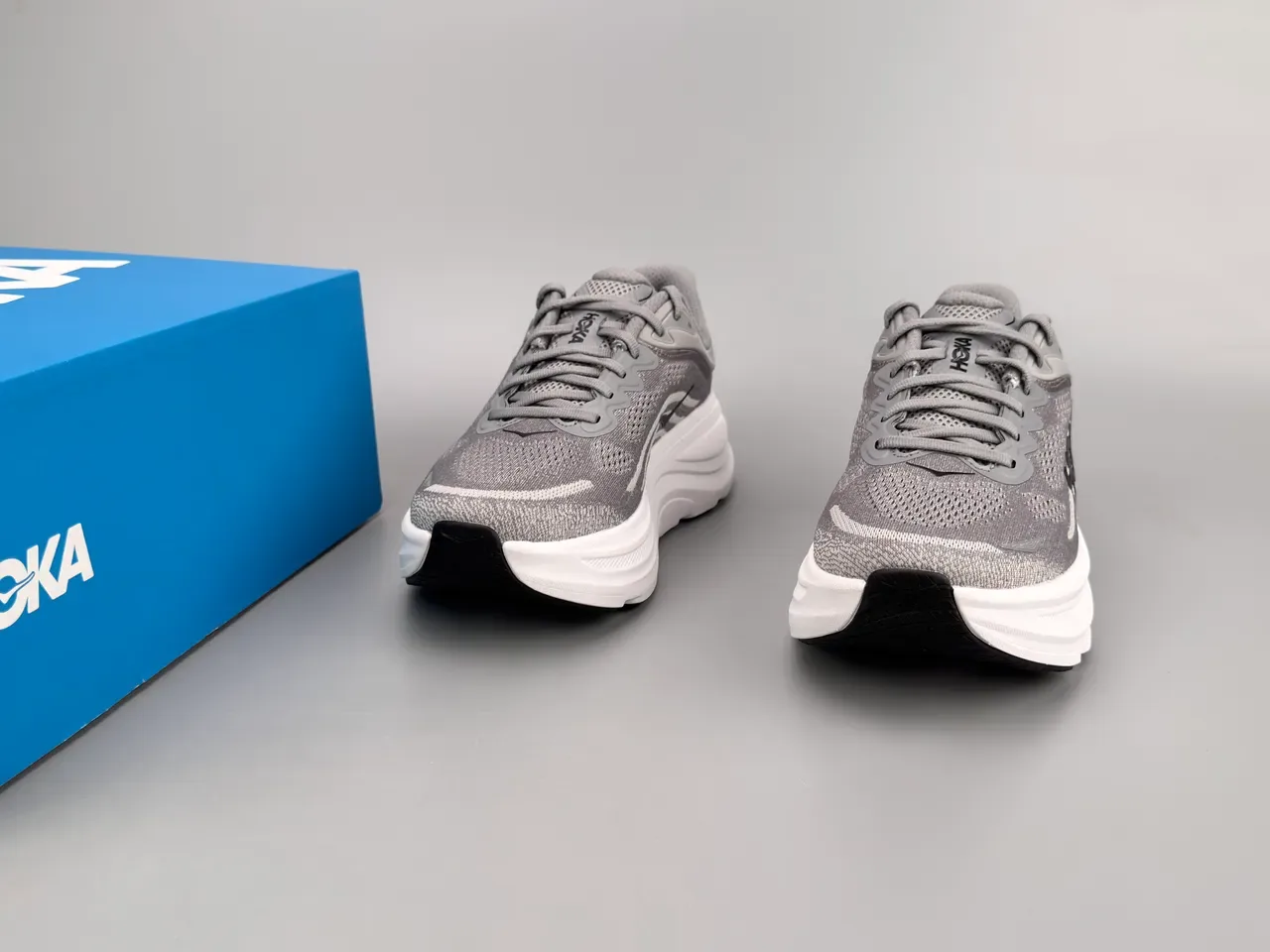 Hoka Clifton Gris Blanc Upper en Knit Ingénierie Semelle Médiale Épaisse Chaussures de Running 3