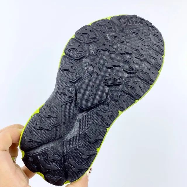 Hoka Tênis de corrida com upper de knit engenheirado superior, midsole chunky cushionado roxo rosa 16