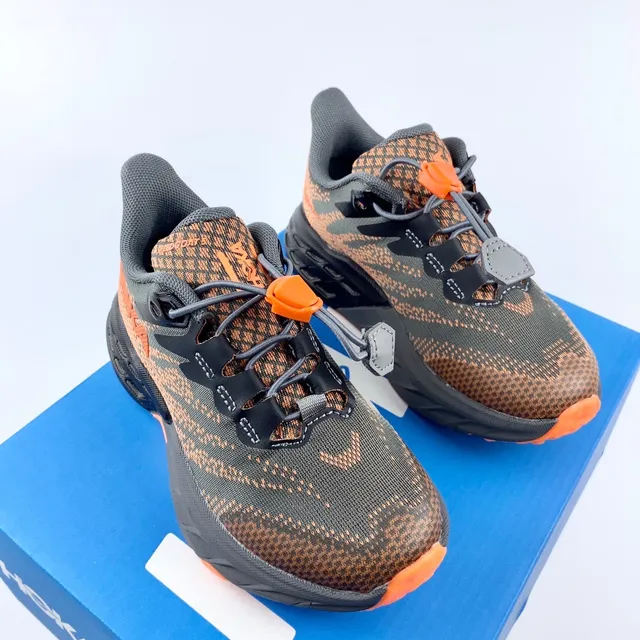 Hoka Tênis de corrida com upper de knit engenheirado superior, midsole chunky cushionado roxo rosa 17