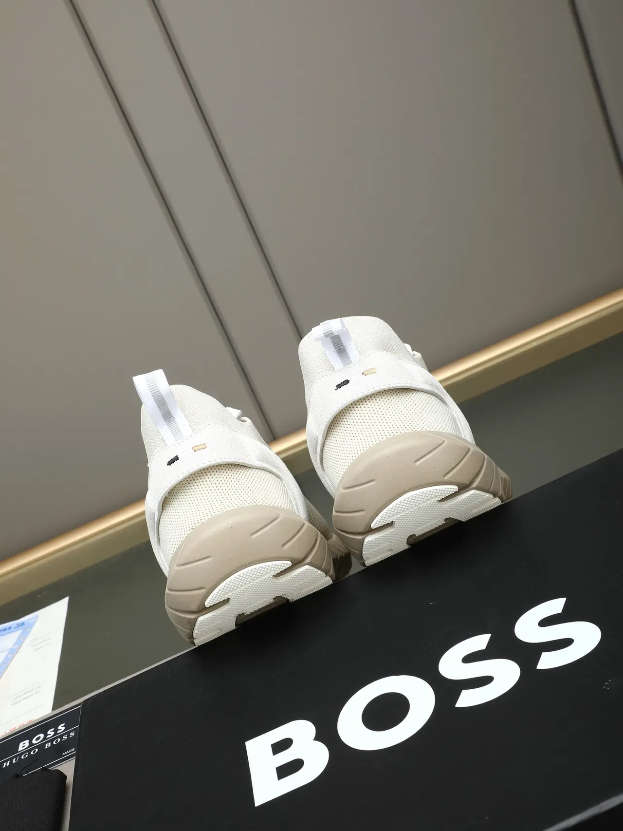 Chaussures lifestyle Hugo Boss beige en tricot et suède 3