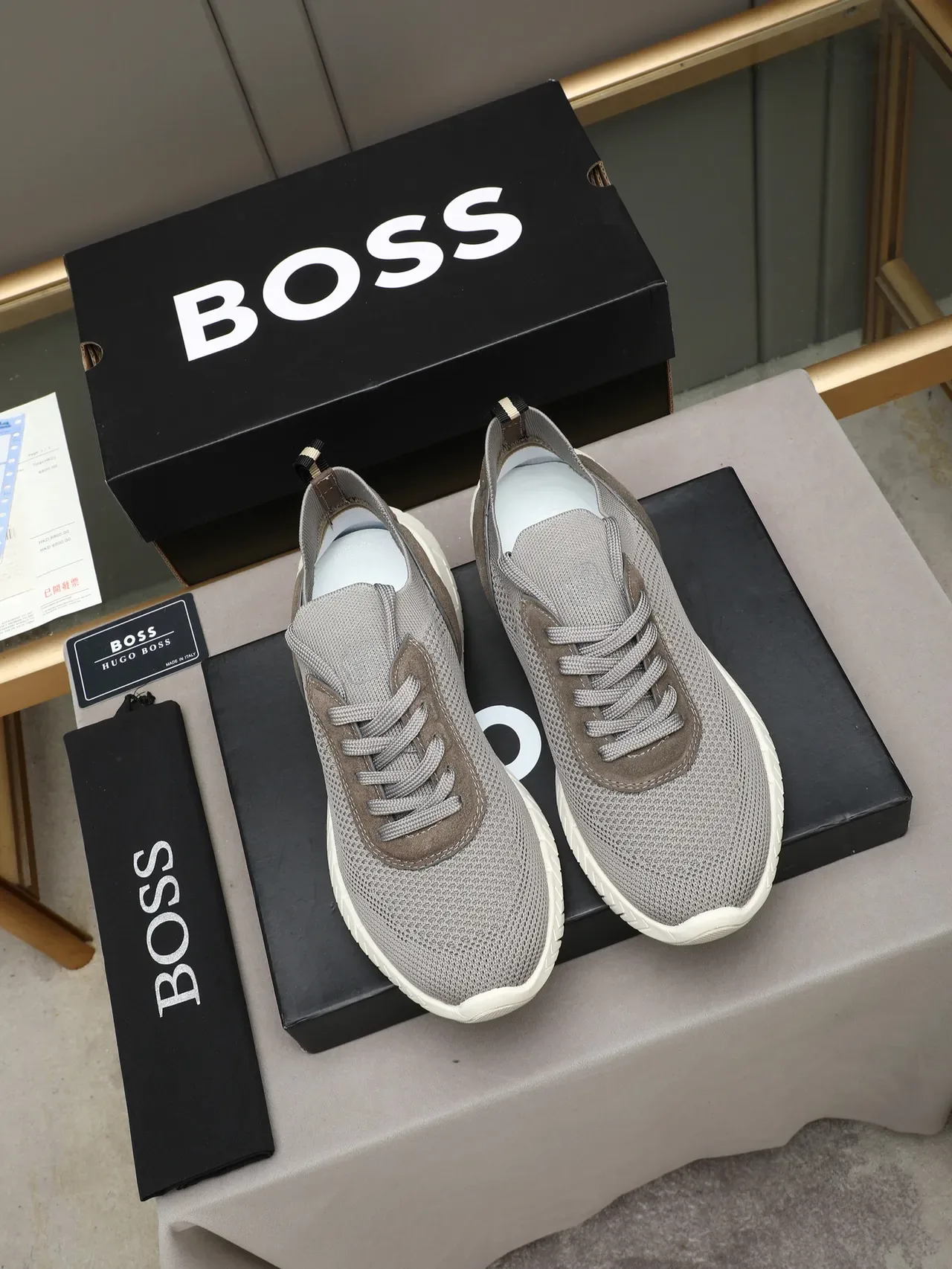 Hugo Boss Chaussures grises brunes avec upper en maille tricotée, accents en panel de daim 3