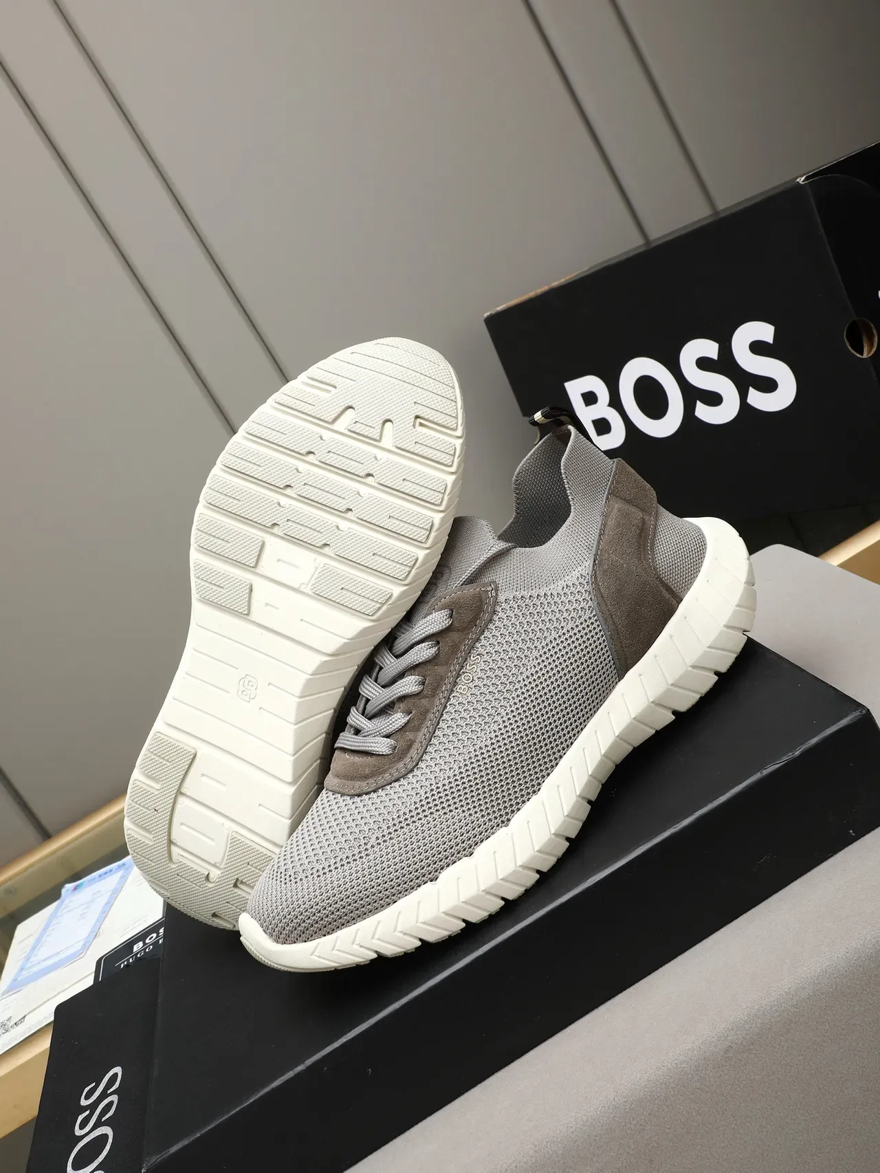 Hugo Boss Chaussures grises brunes avec upper en maille tricotée, accents en panel de daim 5