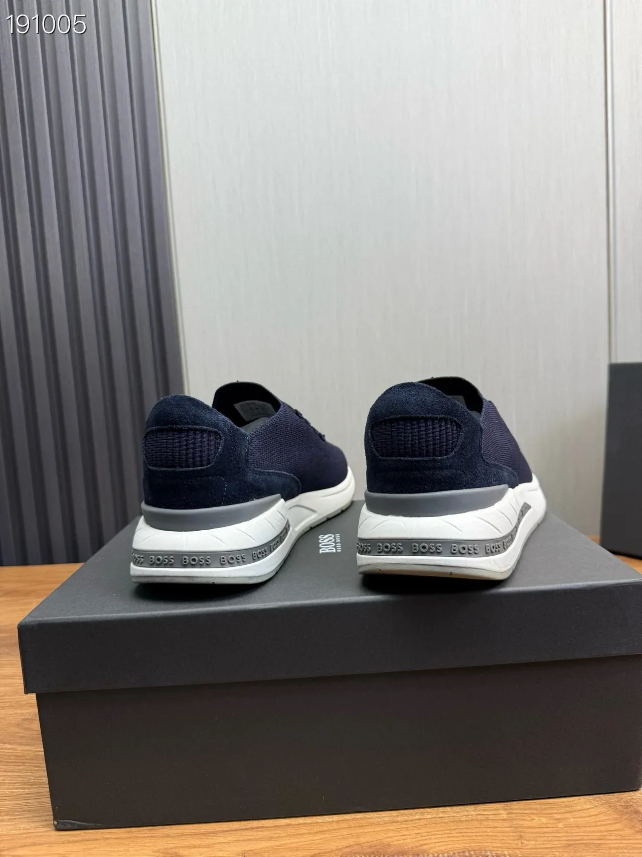 Hugo Boss حذاء رياضي بحري أبيض بـ knit sock-fit upper ونظام التسلسل المتكامل 2