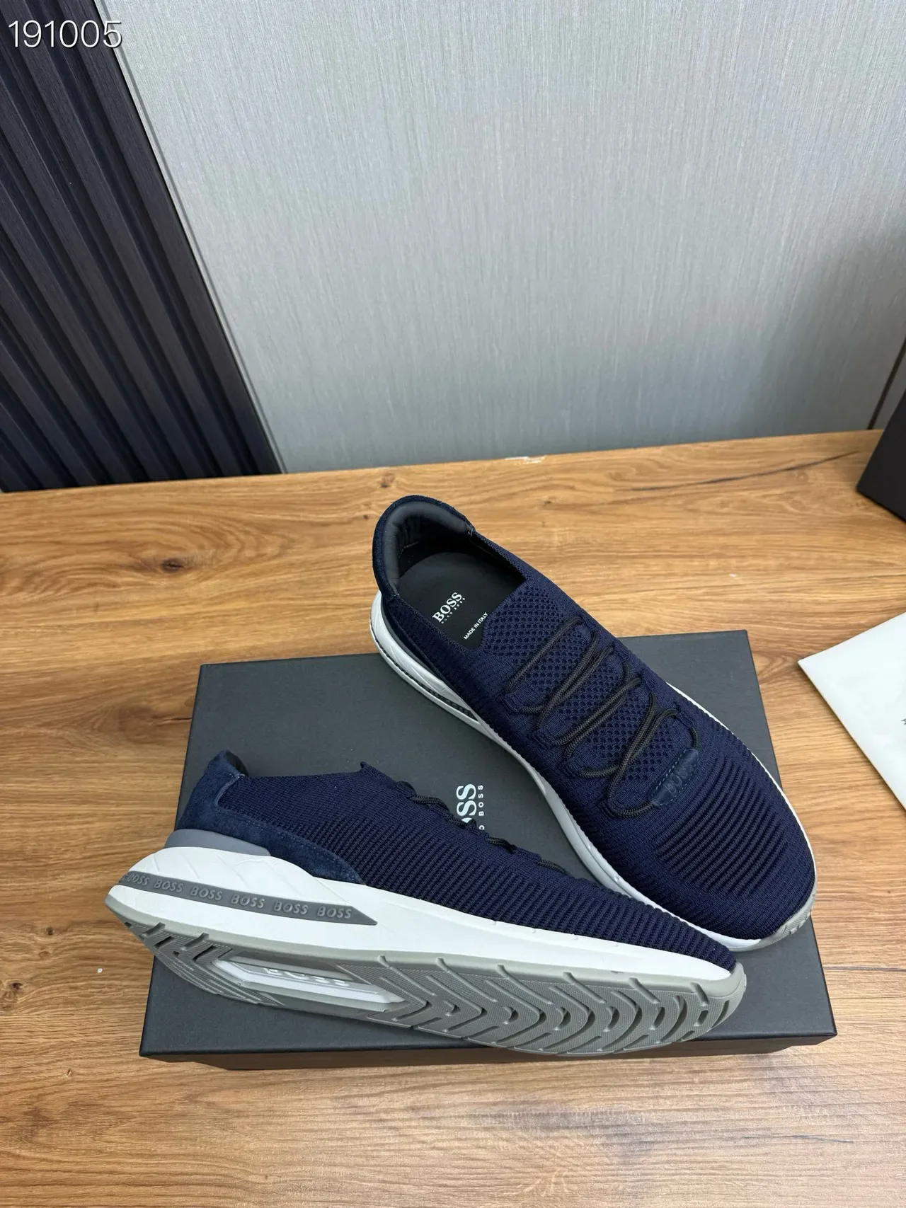 Hugo Boss حذاء رياضي بحري أبيض بـ knit sock-fit upper ونظام التسلسل المتكامل 6