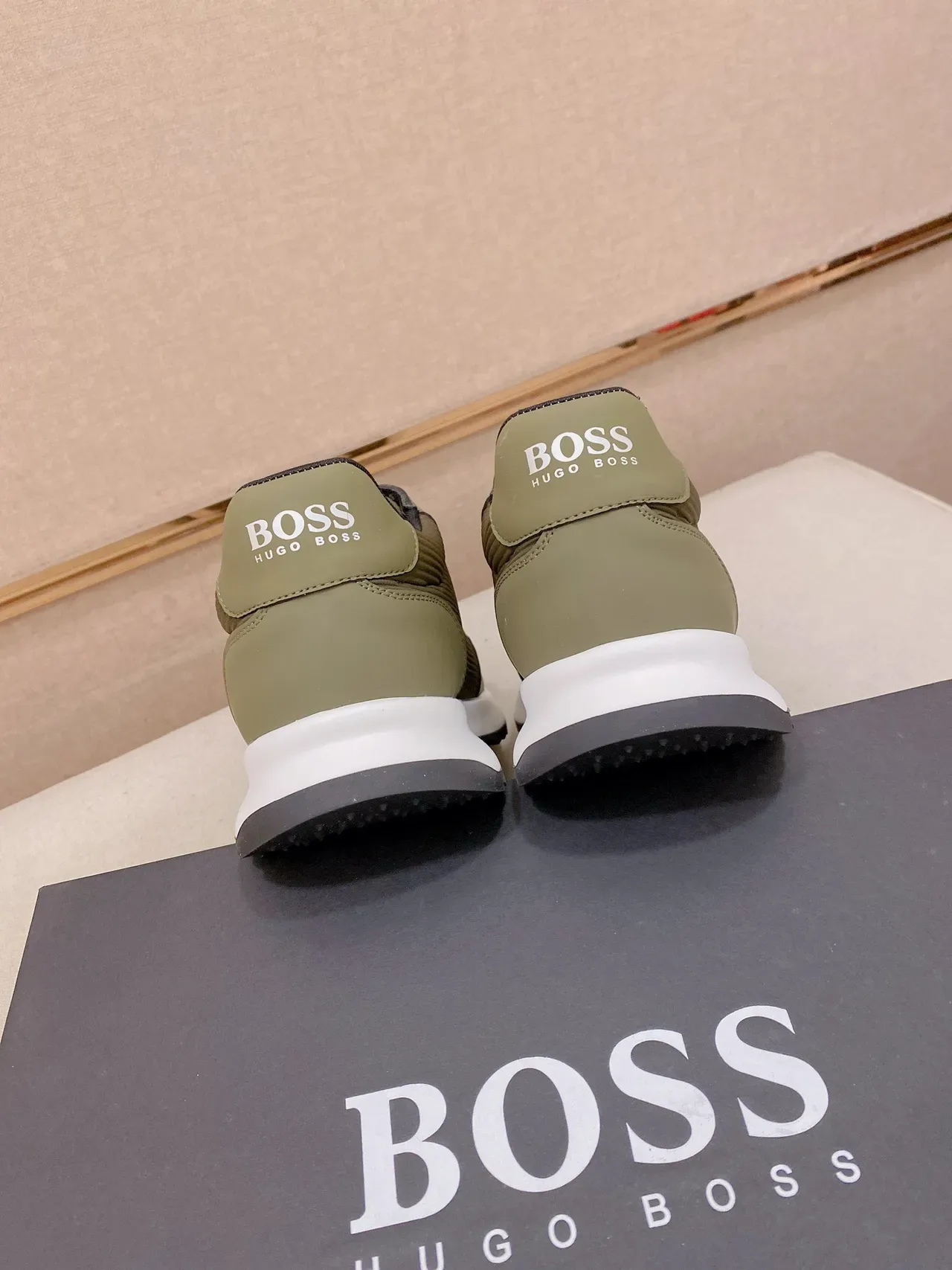 Hugo Boss Sneakers Lifestyle Textil Vert Olive Ribbé 8