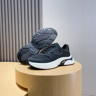 Hugo Boss Runner tênis pretos e brancos grossos