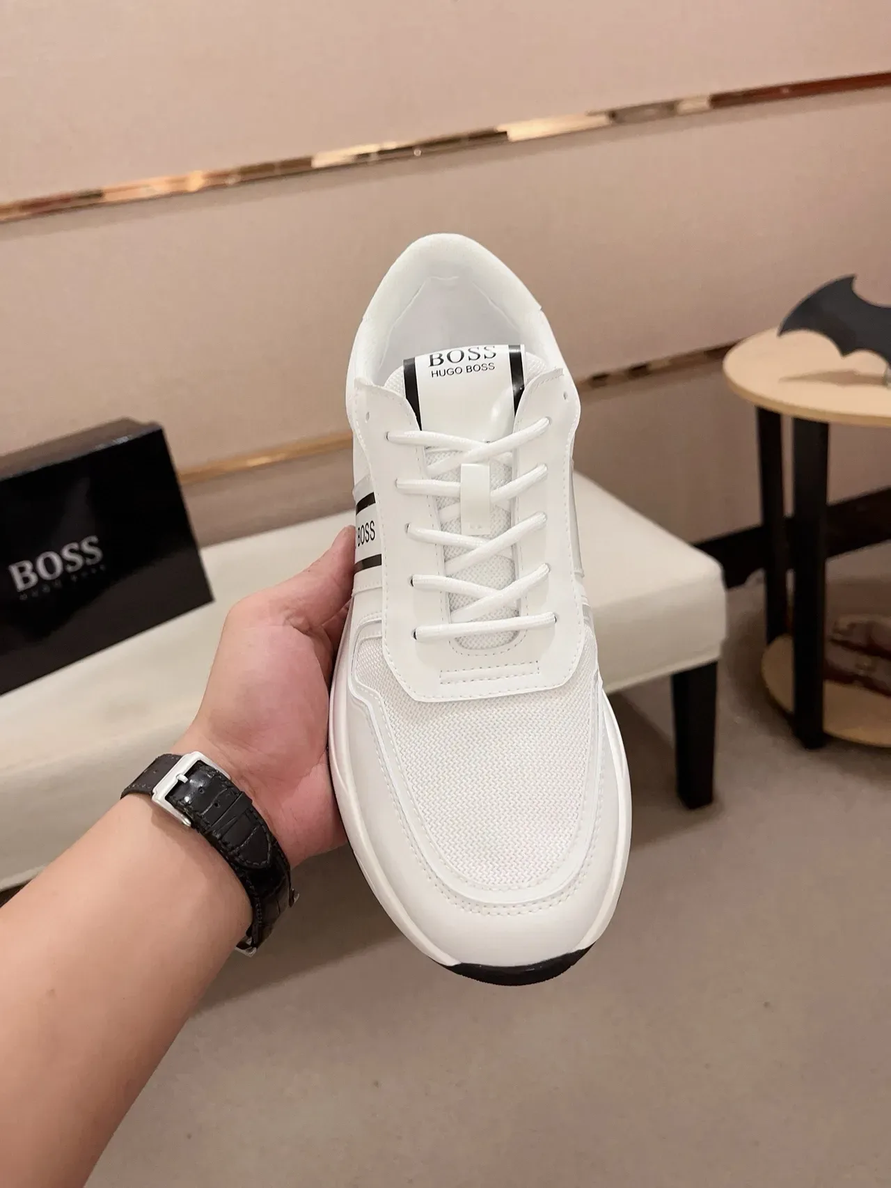 Hugo Boss Chaussure Lifestyle rayures blanches et noires 2