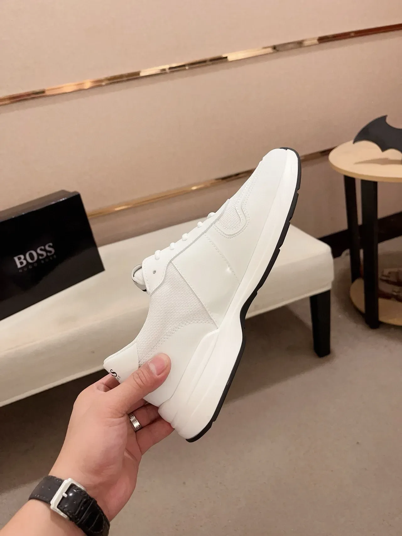 Hugo Boss Chaussure Lifestyle rayures blanches et noires 5